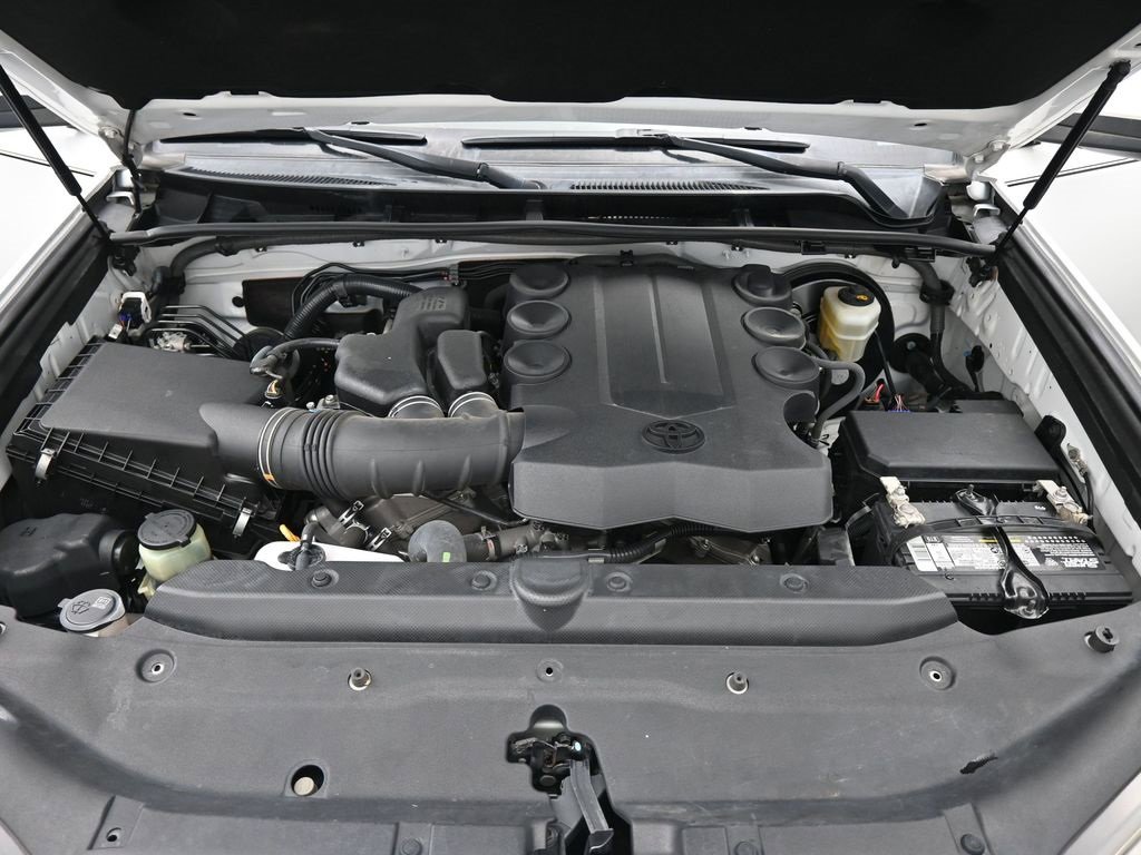 Used 2016 Toyota 4Runner SR5 image 21