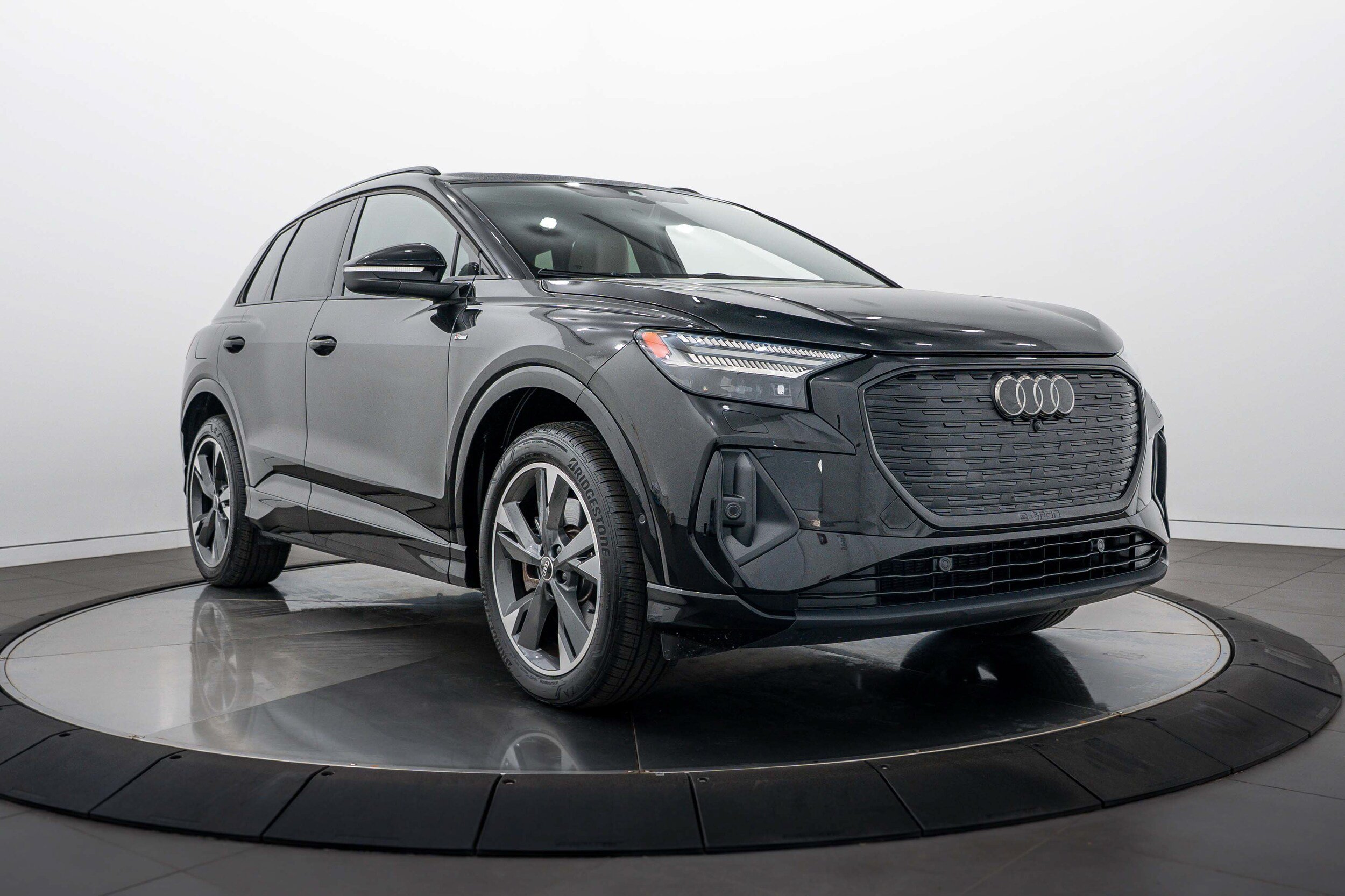 Certified 2023 Audi Q4 e-tron Prestige AWD/4WD image 2