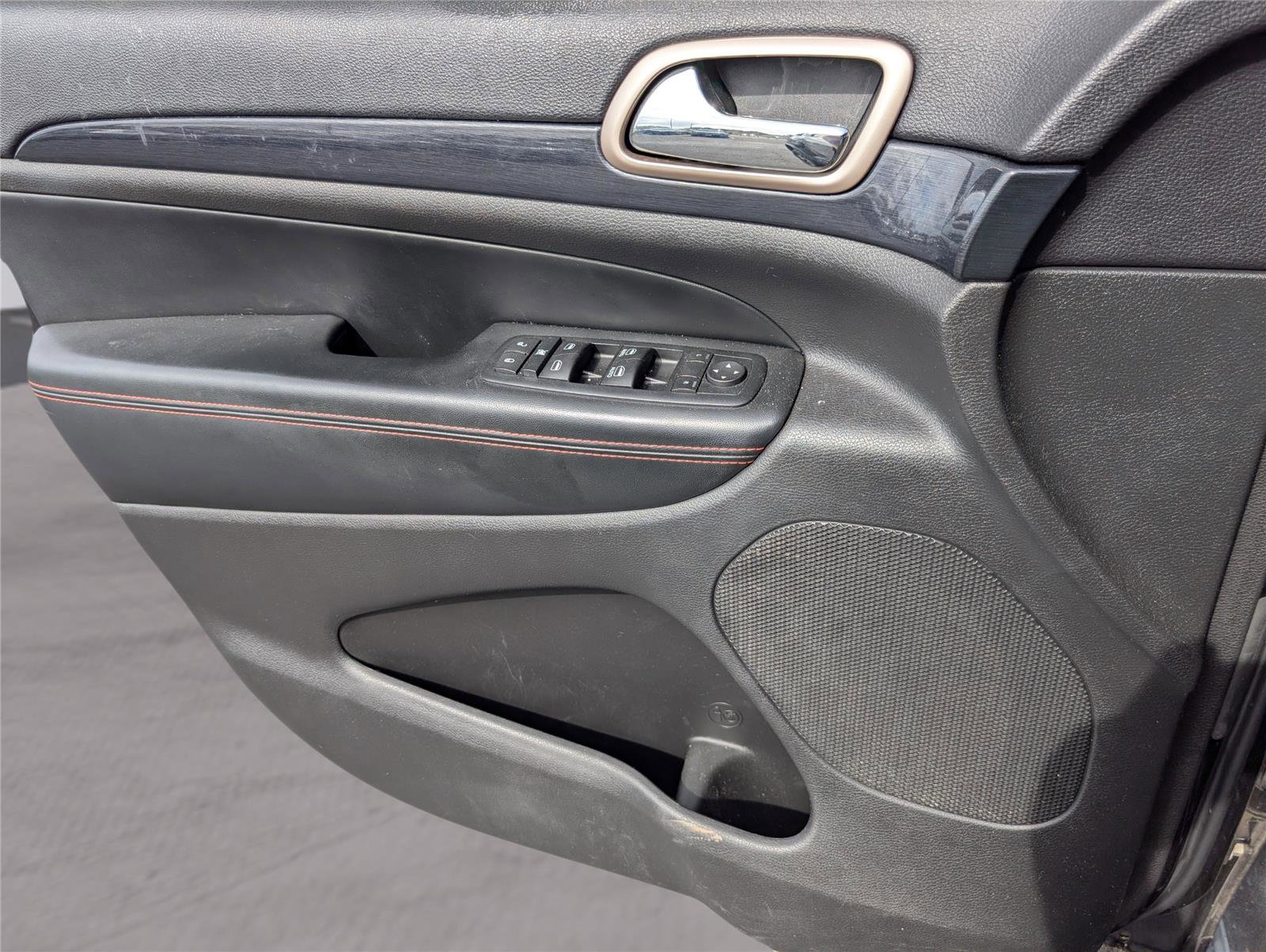 Used 2016 Jeep Grand Cherokee Laredo 75th Anniversary image 14