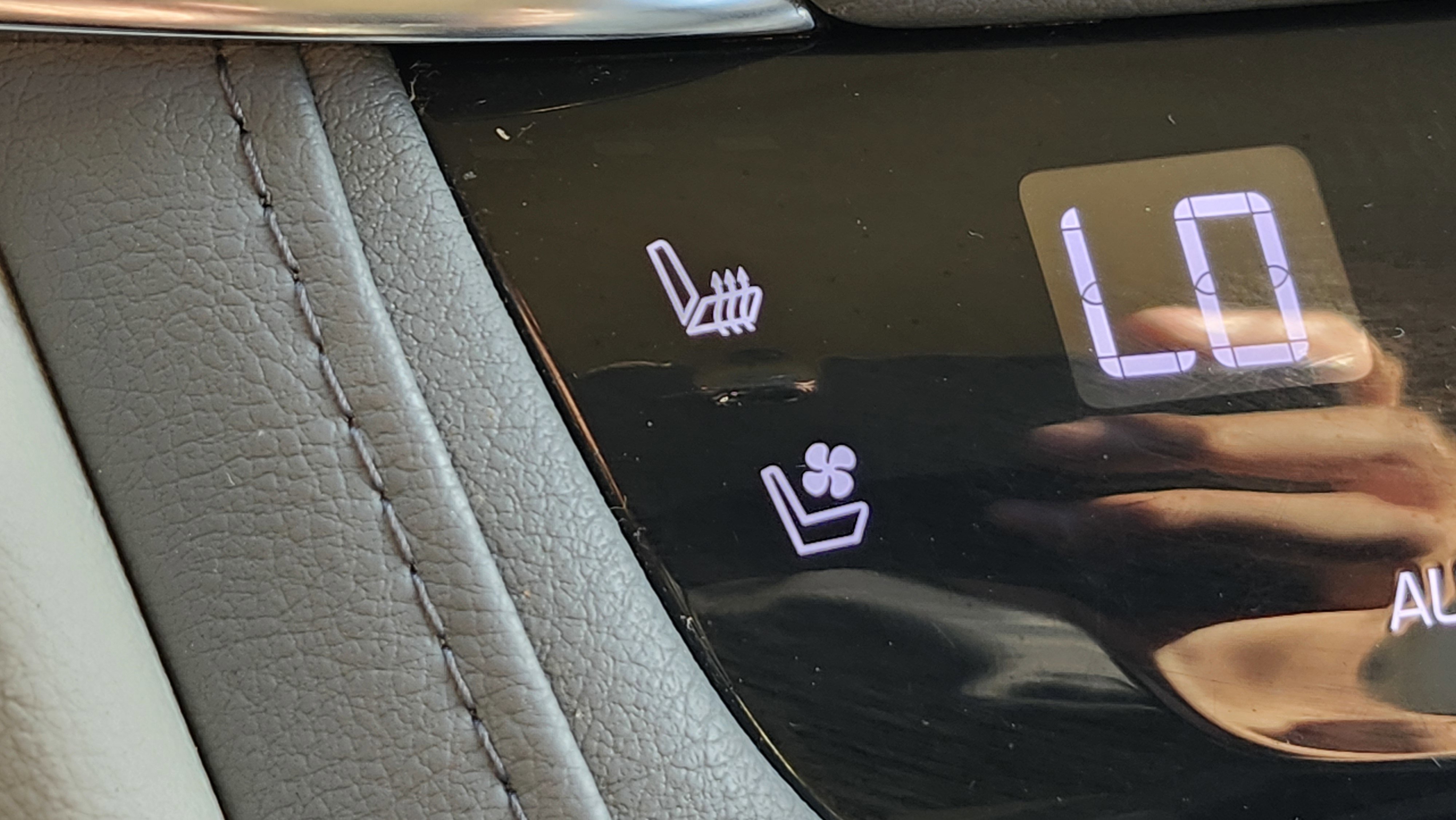 Used 2017 Cadillac XT5 Premium Luxury w/ LPO, Wheel Lock Package image 9