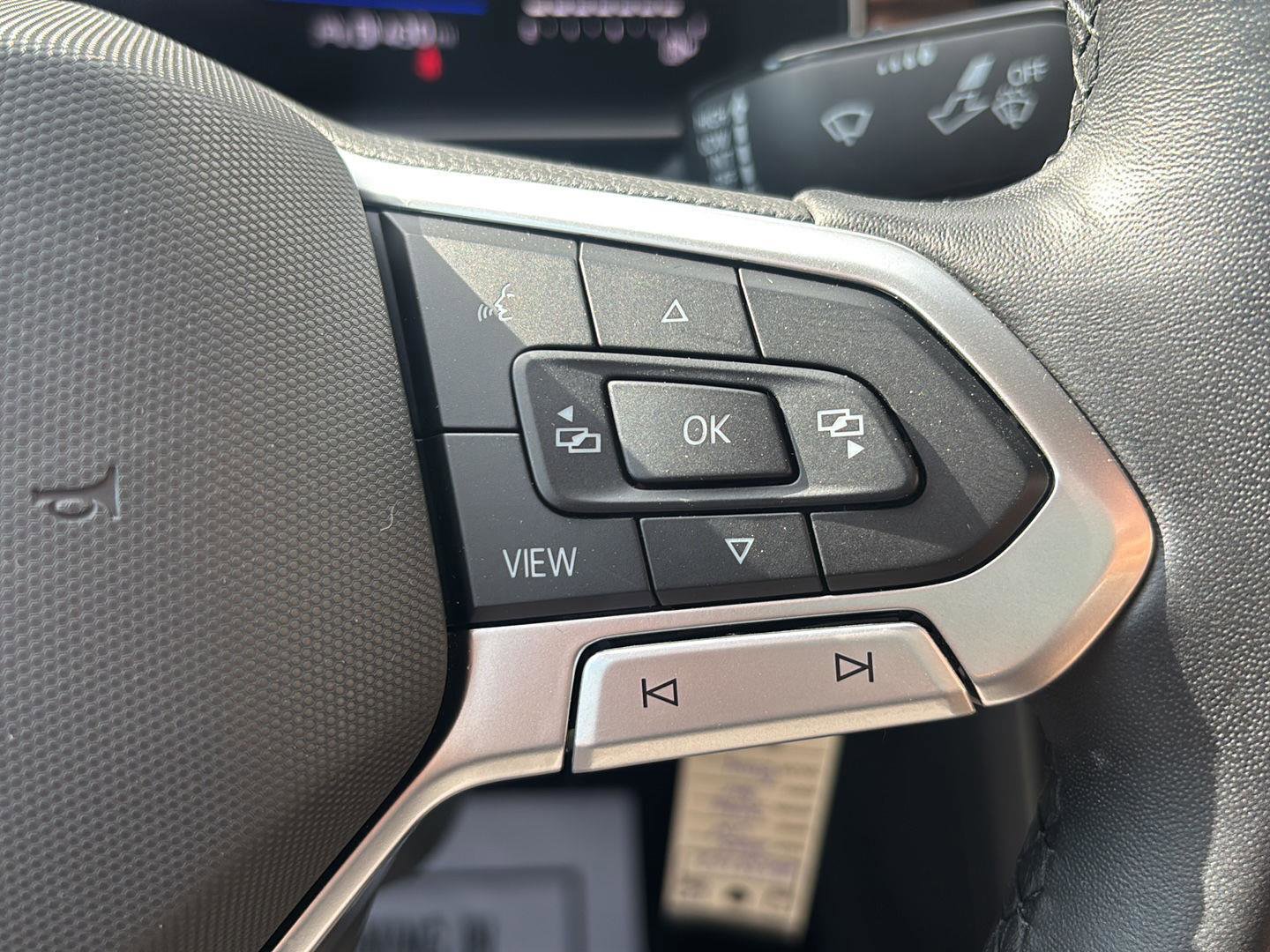 Used 2025 Volkswagen Jetta Sport image 13
