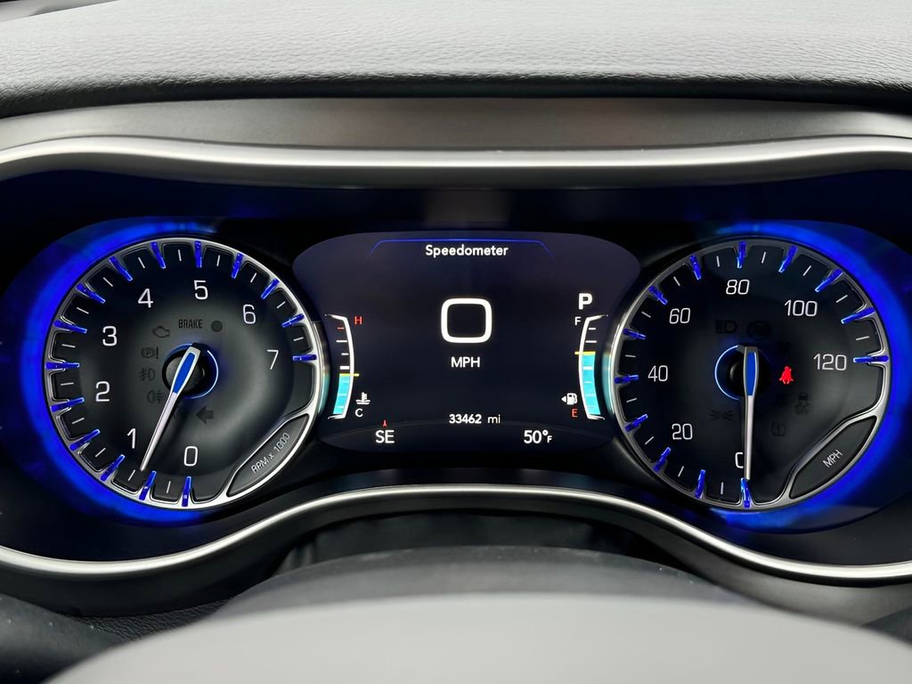 Certified 2023 Chrysler Pacifica Touring-L image 11
