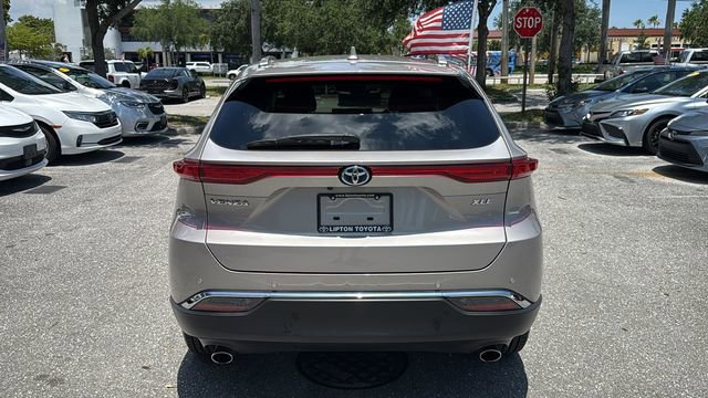 Certified 2023 Toyota Venza XLE AWD/4WD image 6