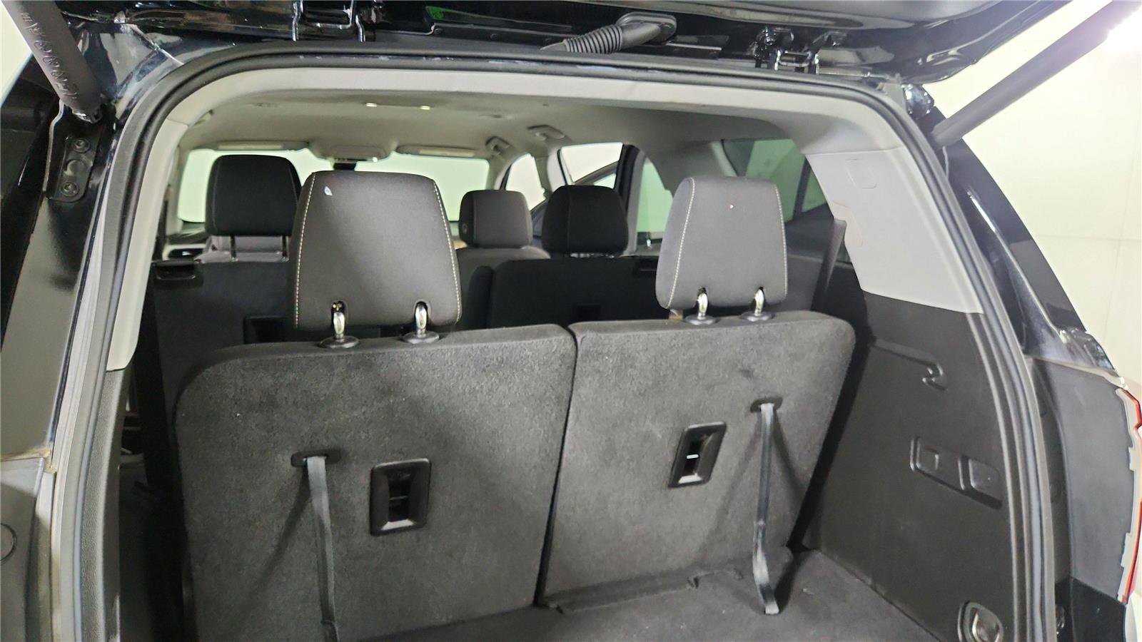 Used 2023 GMC Acadia SLE w/ Driver Convenience Package image 24