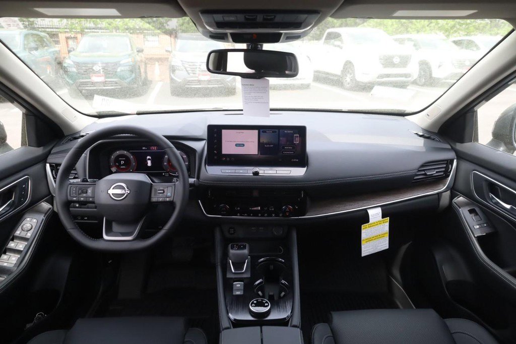 New 2026 Nissan Rogue Platinum image 7