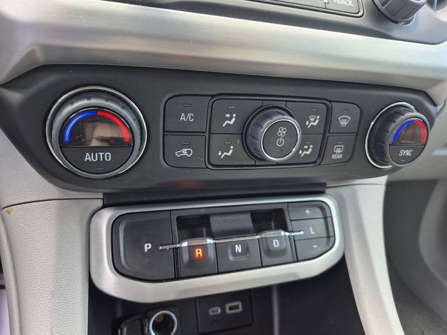 Used 2022 GMC Acadia SLE w/ Driver Convenience Package image 18