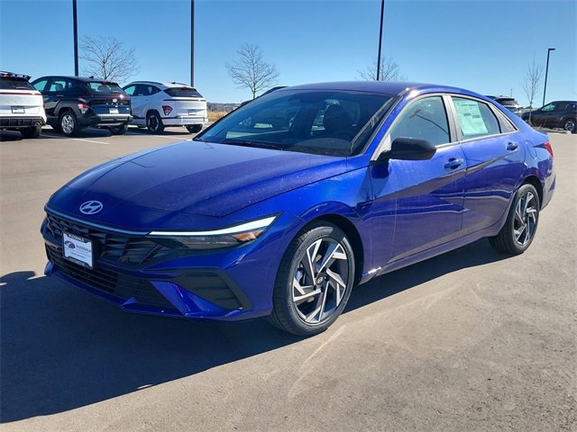 Certified 2025 Hyundai Elantra Sport image 9