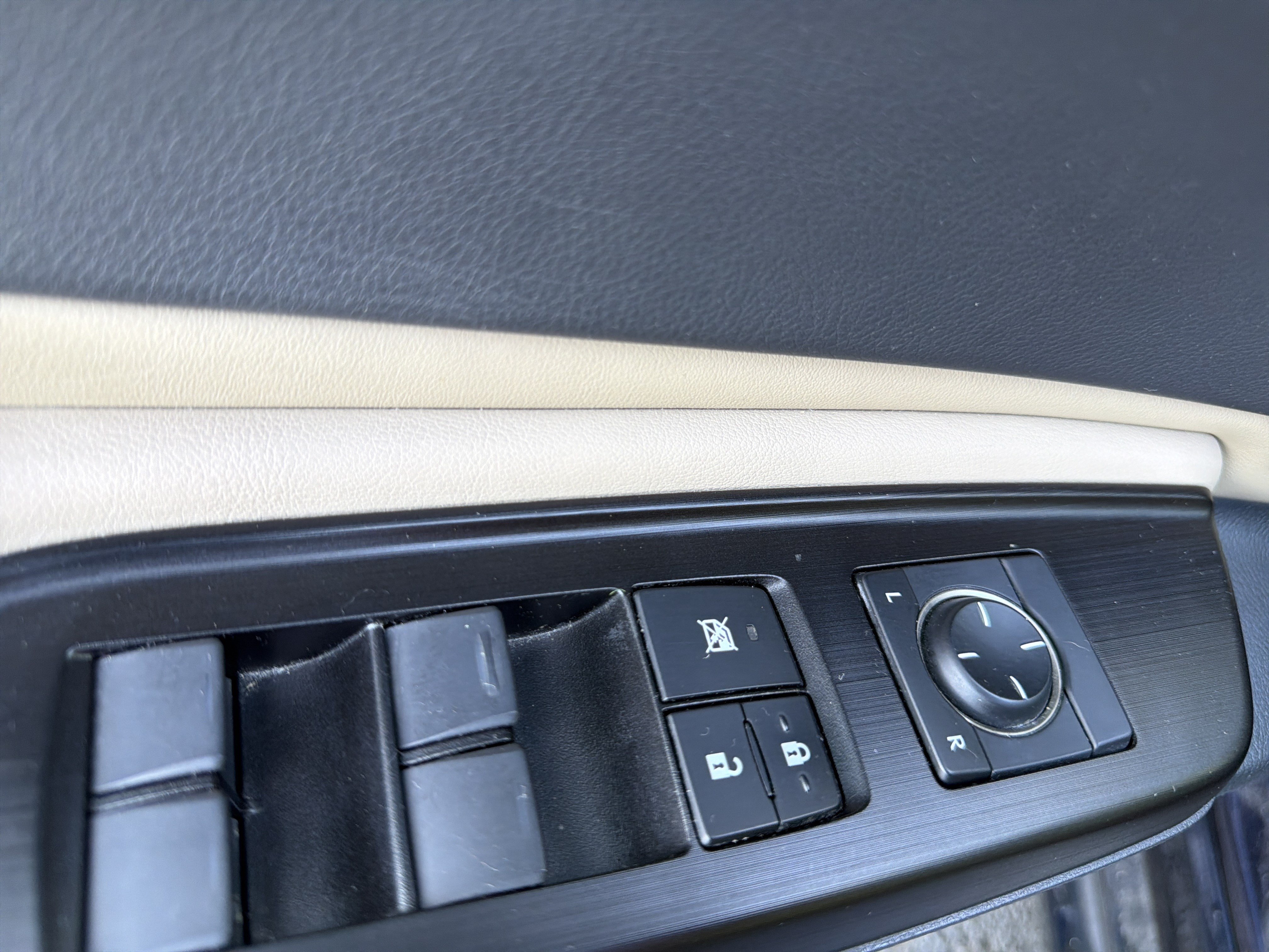 Used 2019 Lexus ES 350 w/ Premium Package FWD image 7