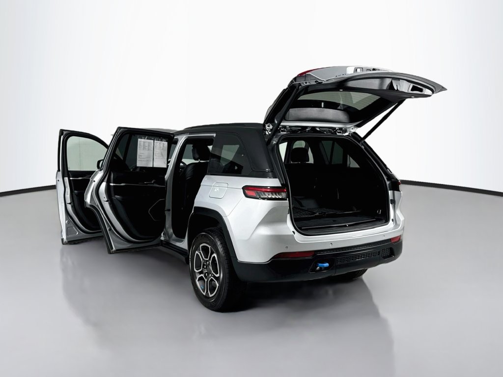 Used 2023 Jeep Grand Cherokee Trailhawk w/ Advanced Protech Group II AWD/4WD image 38