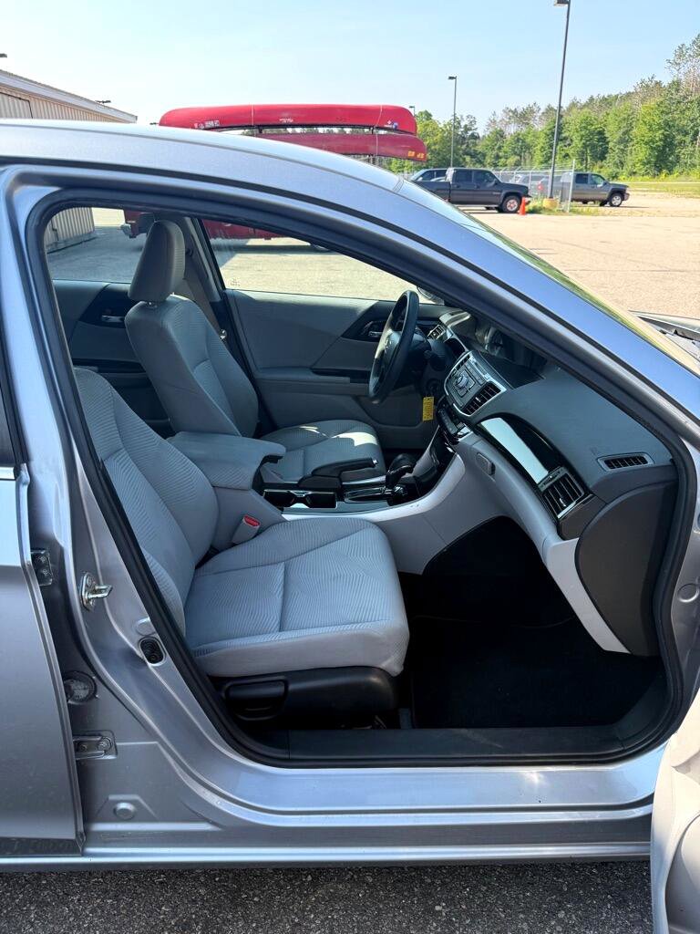 Used 2016 Honda Accord LX image 15