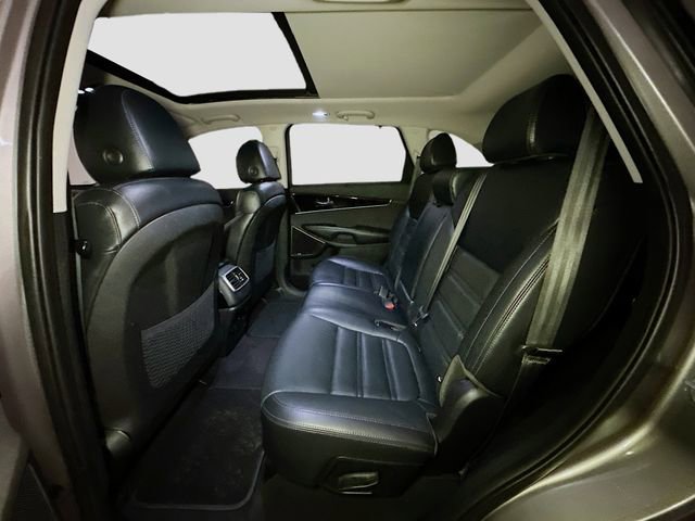 Used 2019 Kia Sorento SX image 19