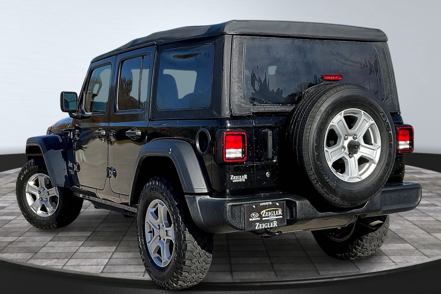 Used 2018 Jeep Wrangler Unlimited Sport S image 11