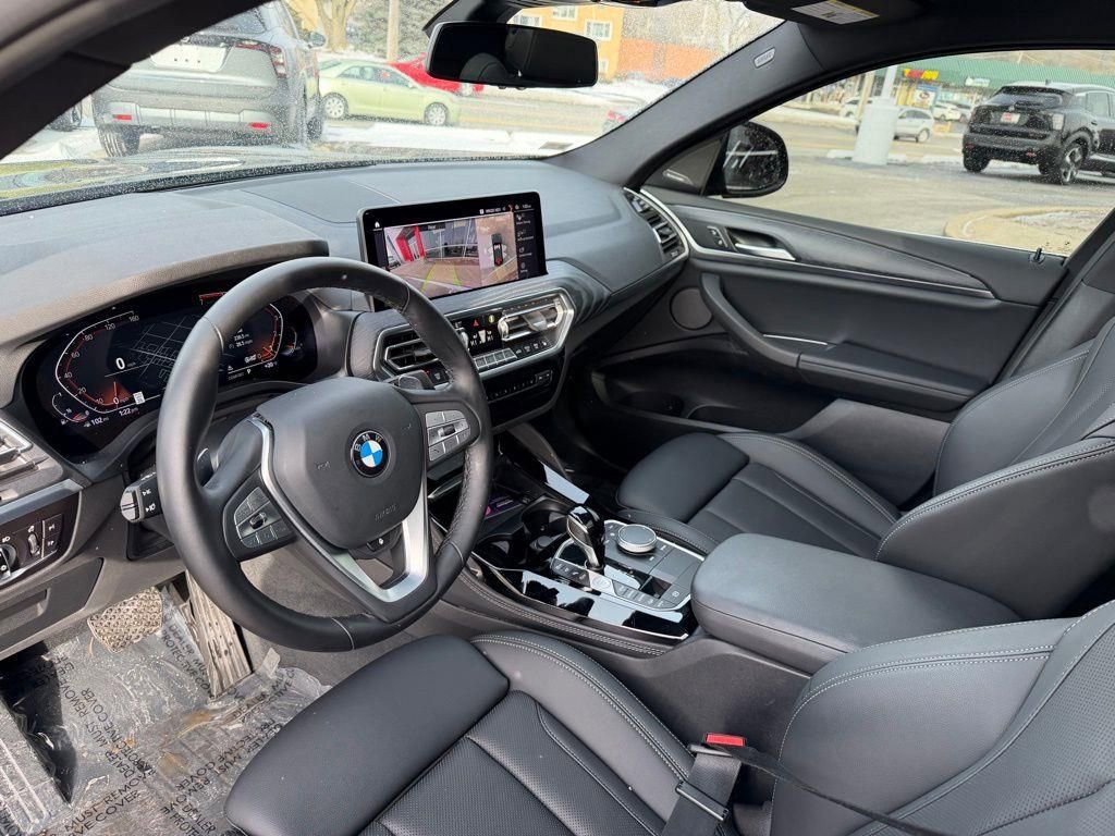 Used 2023 BMW X4 xDrive30i w/ Premium Package image 9