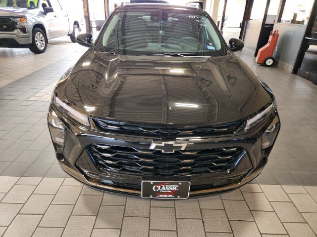 Used 2025 Chevrolet Trax ACTIV w/ Sunroof Package FWD image 2