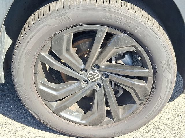 Used 2023 Volkswagen Atlas SE AWD/4WD image 9