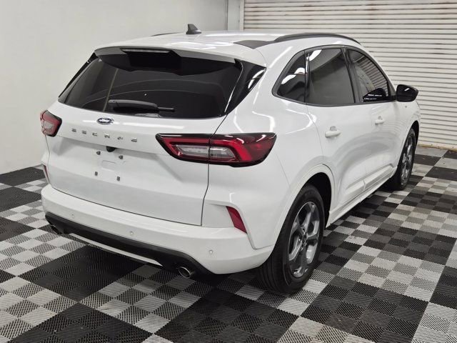 Used 2023 Ford Escape ST-Line w/ Tech Pack #1 FWD image 6