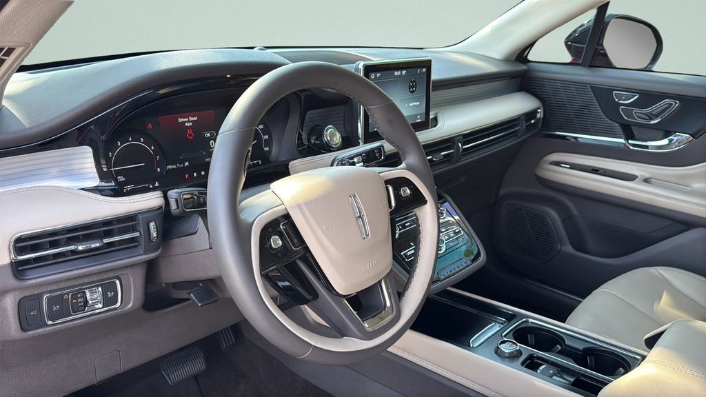 Used 2022 Lincoln Corsair FWD image 9
