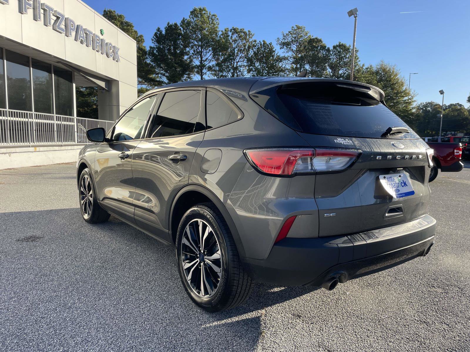 Used 2022 Ford Escape SE w/ SE Sport Appearance Package image 29