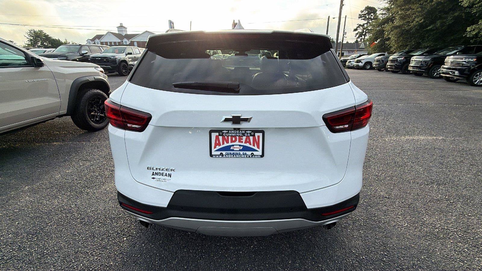 Used 2024 Chevrolet Blazer LT FWD image 10