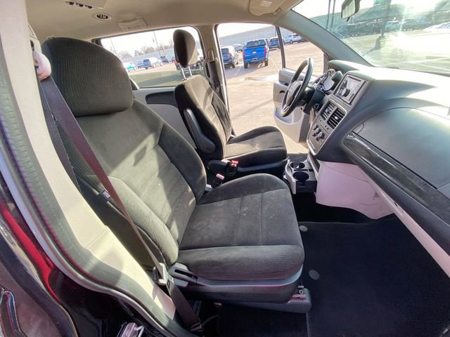 Used 2016 Dodge Grand Caravan SXT FWD image 14