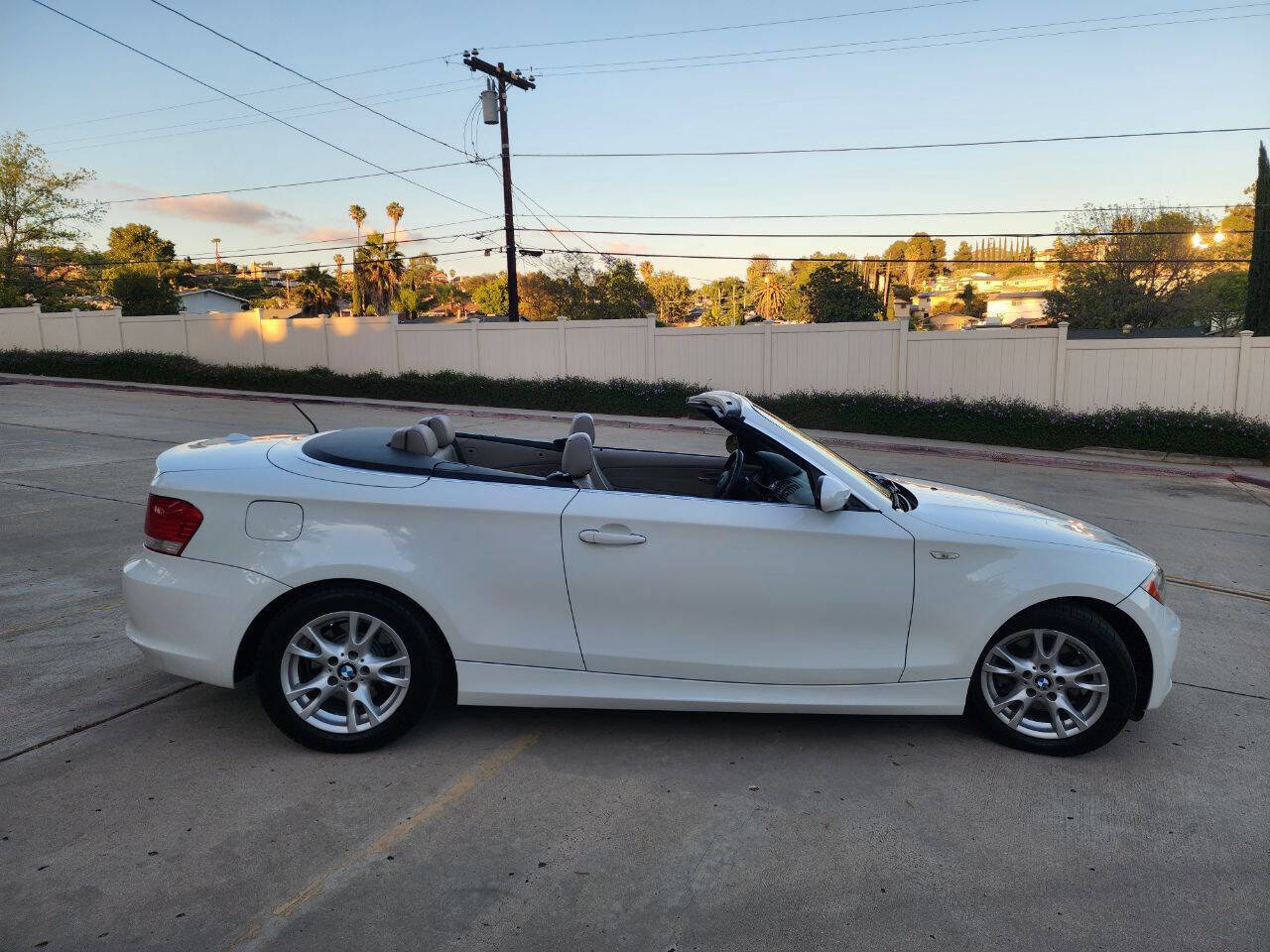 Used 2008 BMW 128i Convertible image 9