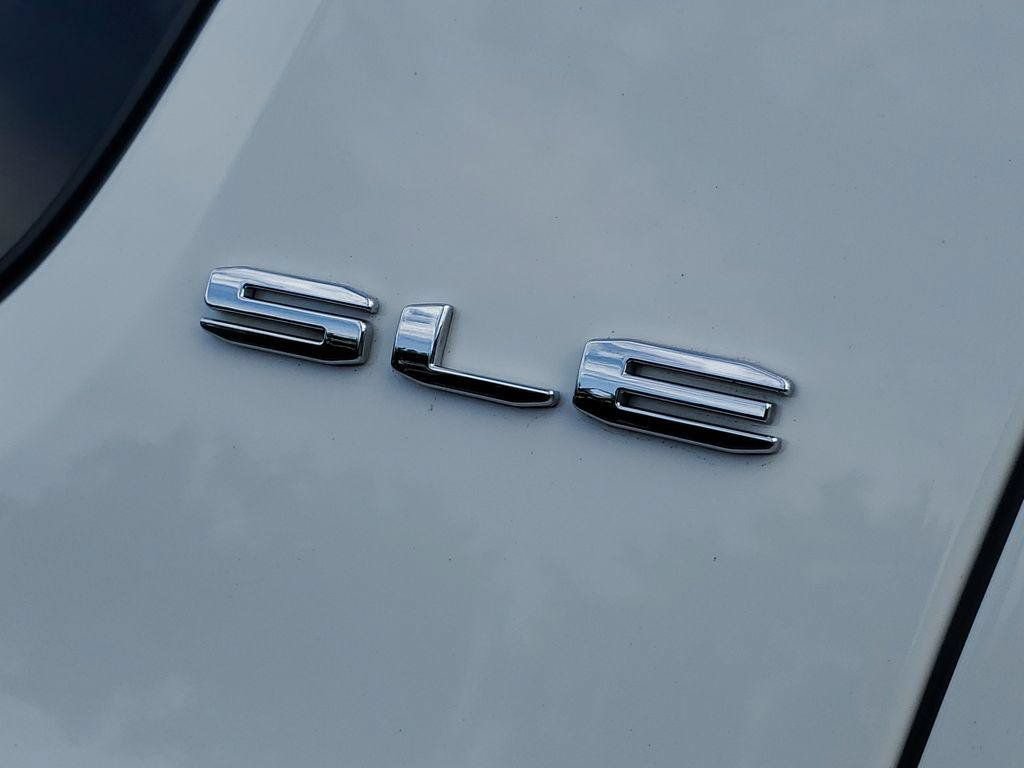 Used 2020 GMC Acadia SLE w/ Driver Convenience Package FWD image 37