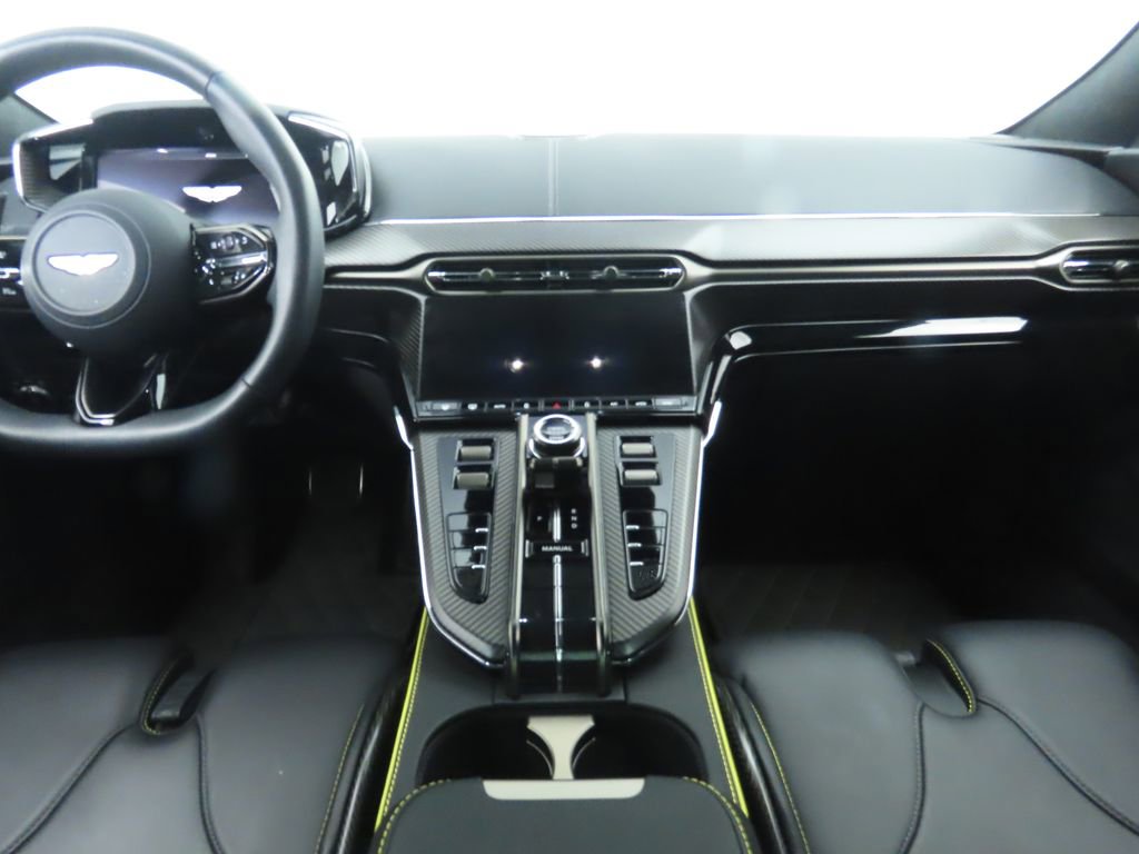 Used 2025 Aston Martin V8 Vantage Coupe image 13