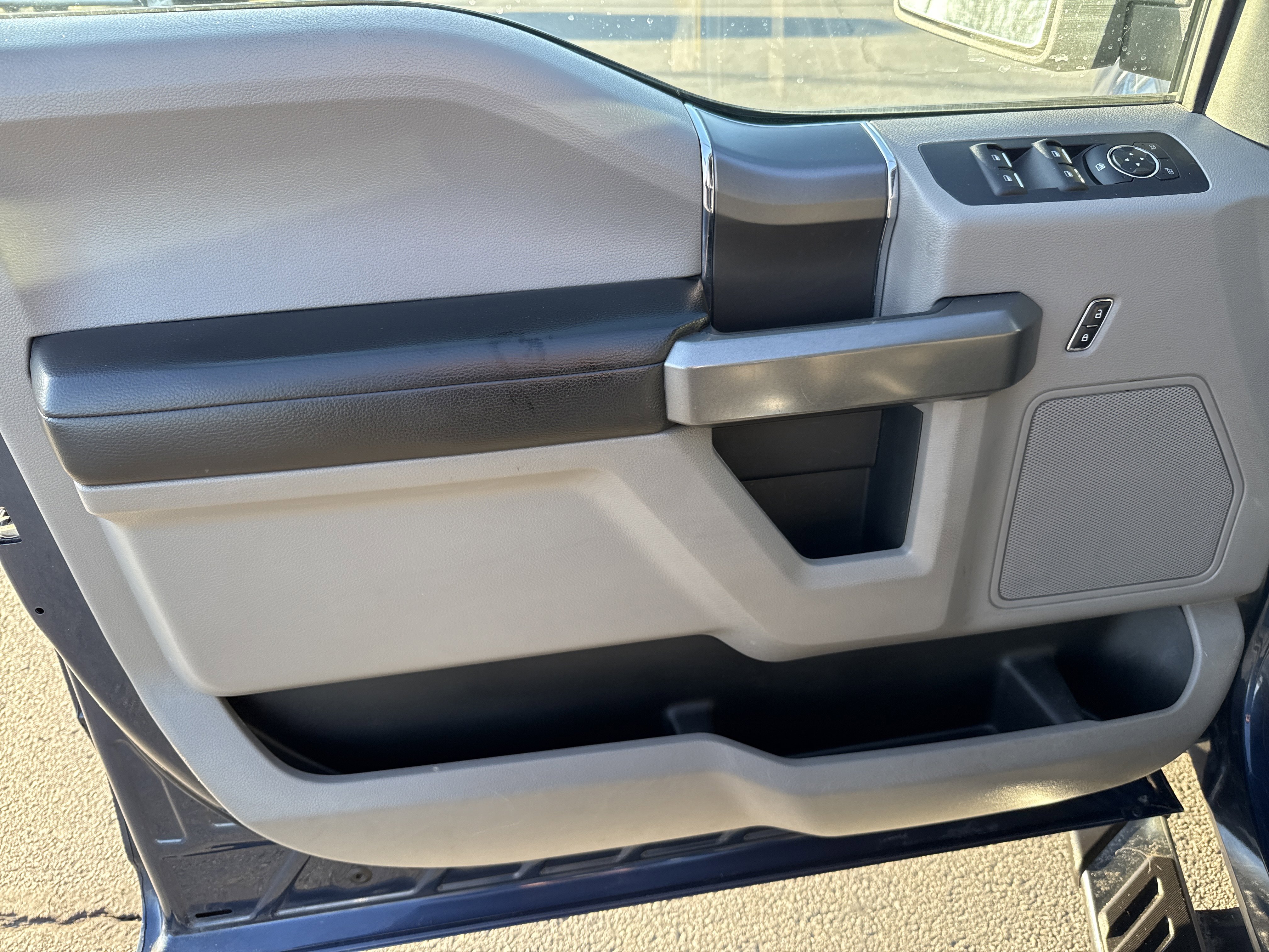 Used 2016 Ford F150 XLT w/ Equipment Group 301A Mid image 12