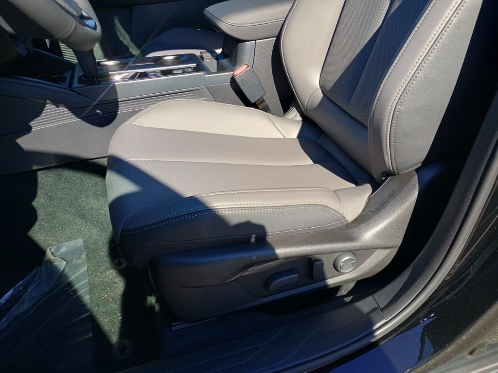 New 2026 Subaru Outback Limited AWD/4WD image 10