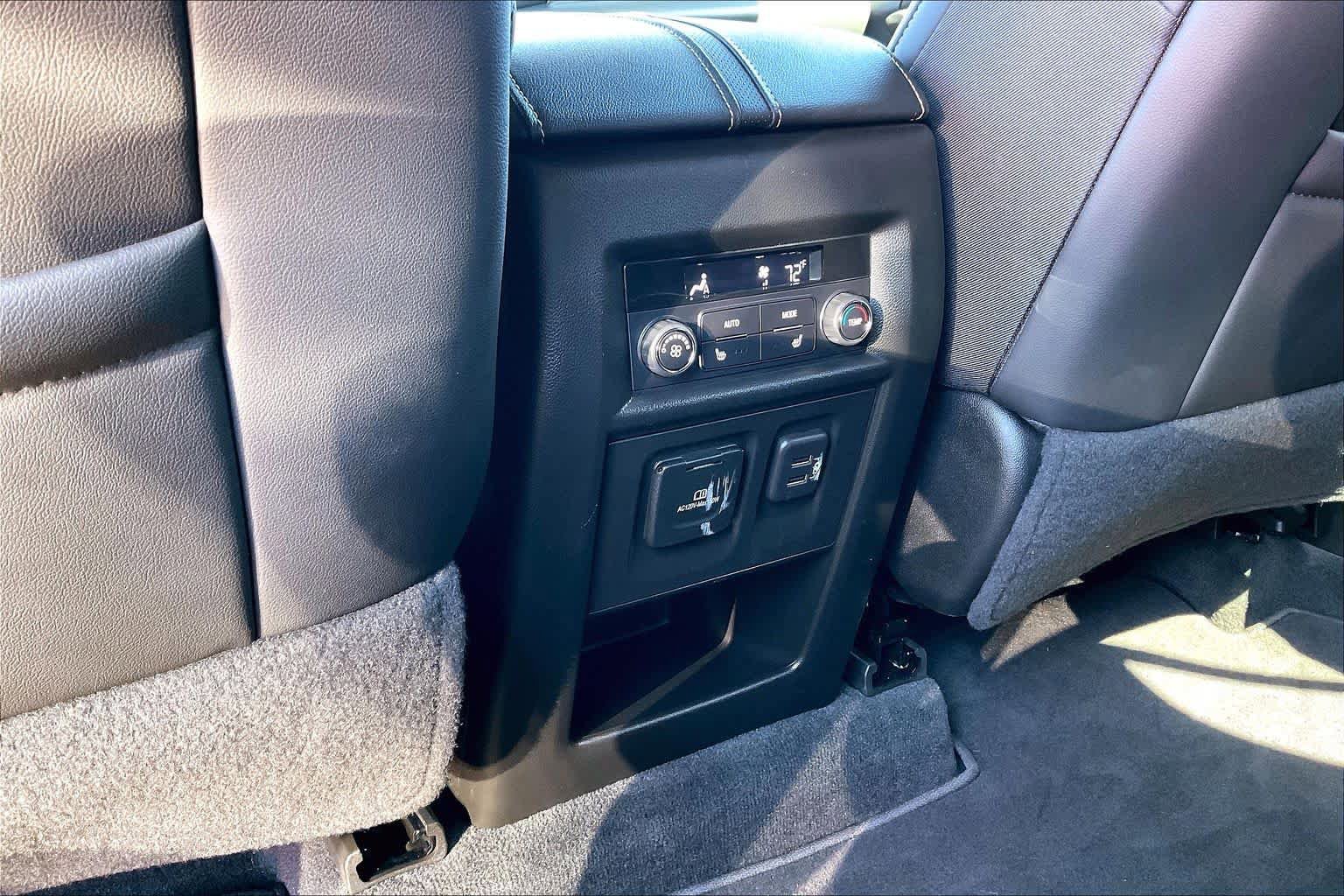 Certified 2023 Chevrolet Traverse Premier FWD image 34