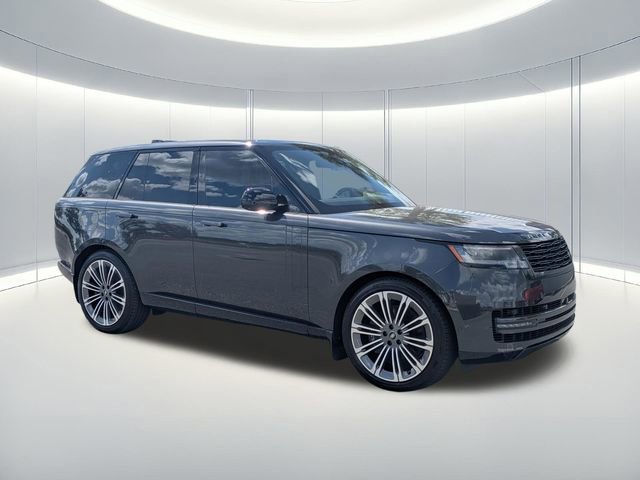 Certified 2025 Land Rover Range Rover SE image 17