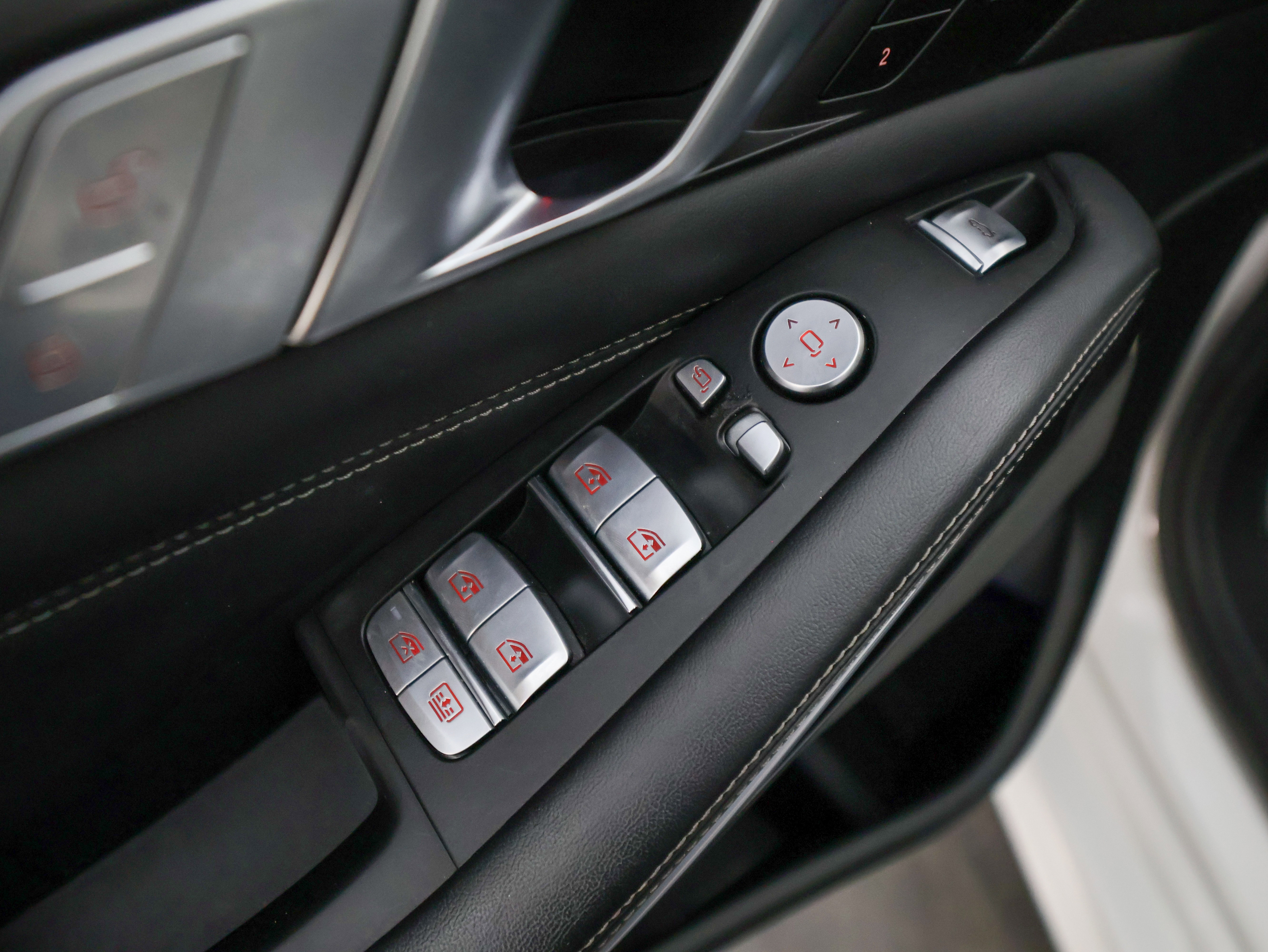 Used 2021 BMW X7 M50i image 24