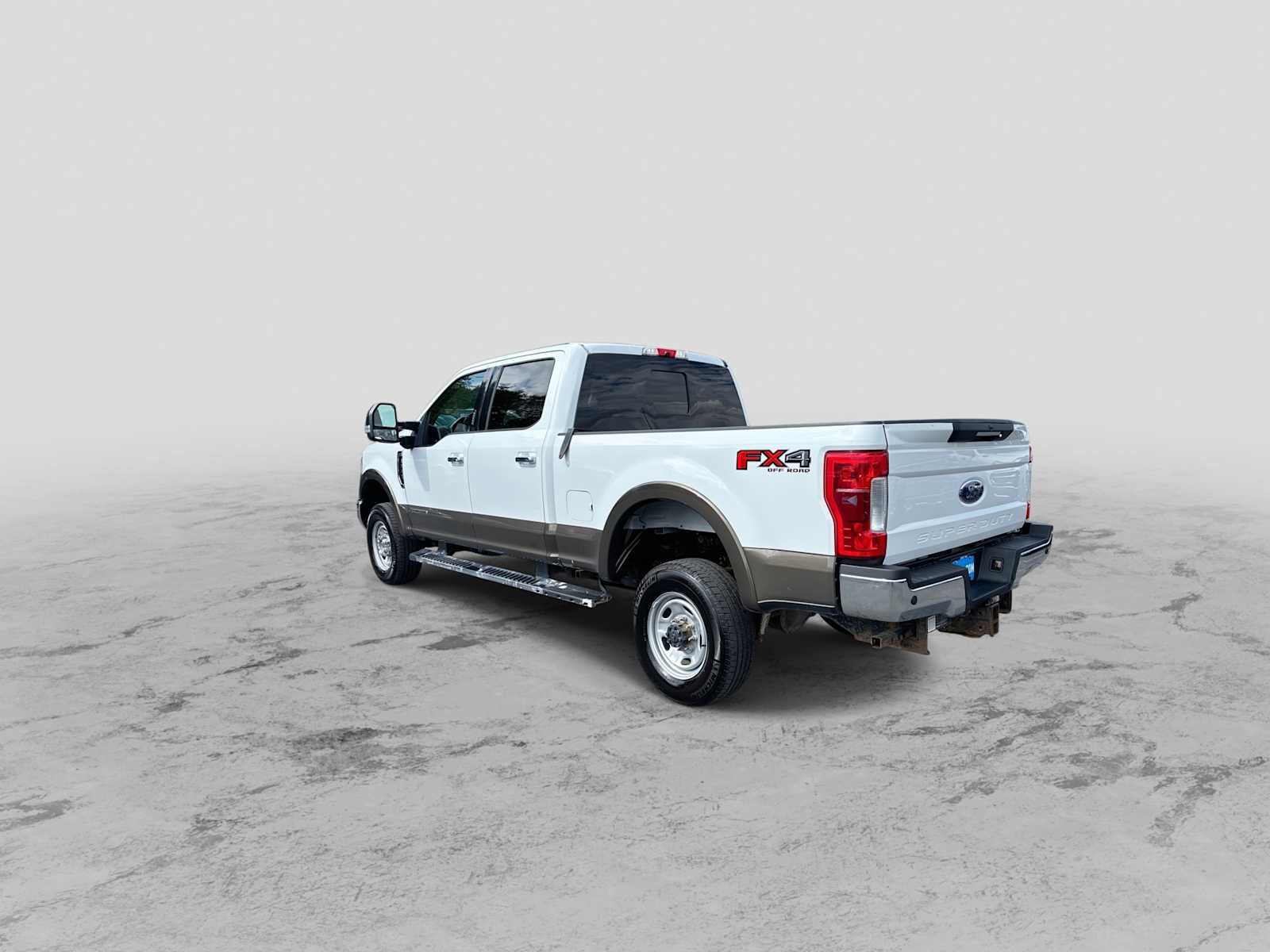 Used 2017 Ford F350 Lariat w/ Lariat Ultimate Package AWD/4WD image 6