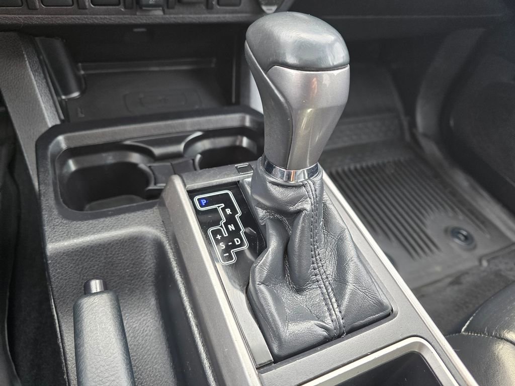 Used 2021 Toyota Tacoma Limited image 25