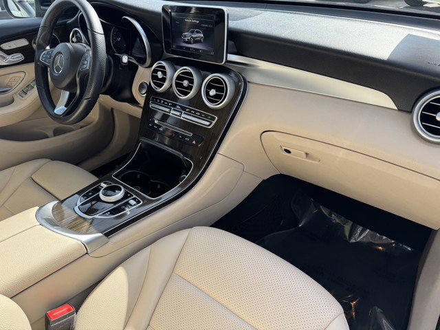 Used 2019 Mercedes-Benz GLC 300 image 7