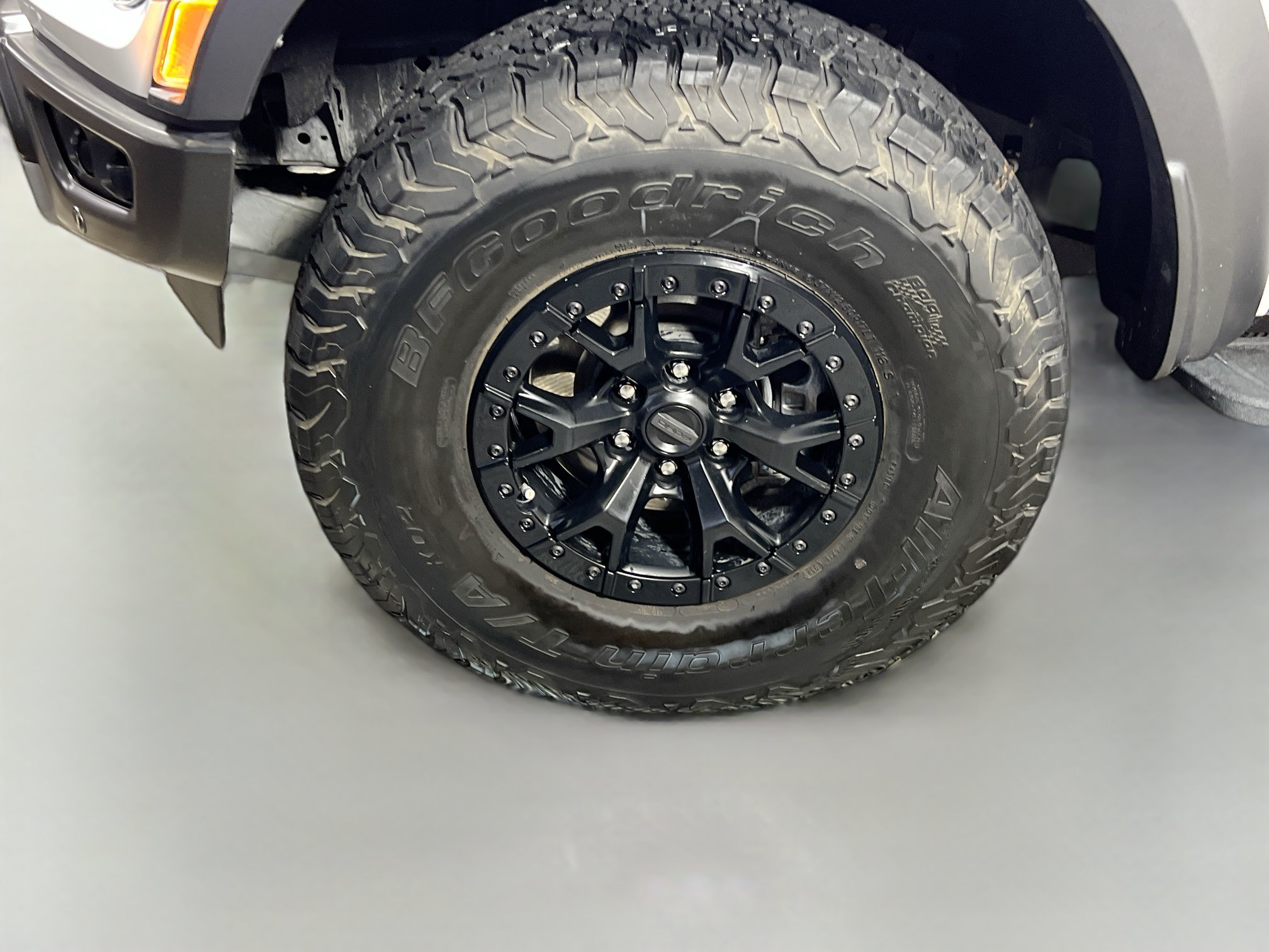 Used 2023 Ford F150 Raptor w/ Raptor 37 Performance Package AWD/4WD image 13