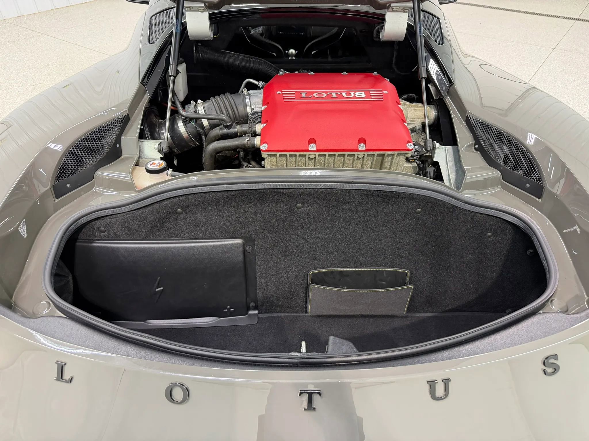 Used 2021 Lotus Evora RWD image 14