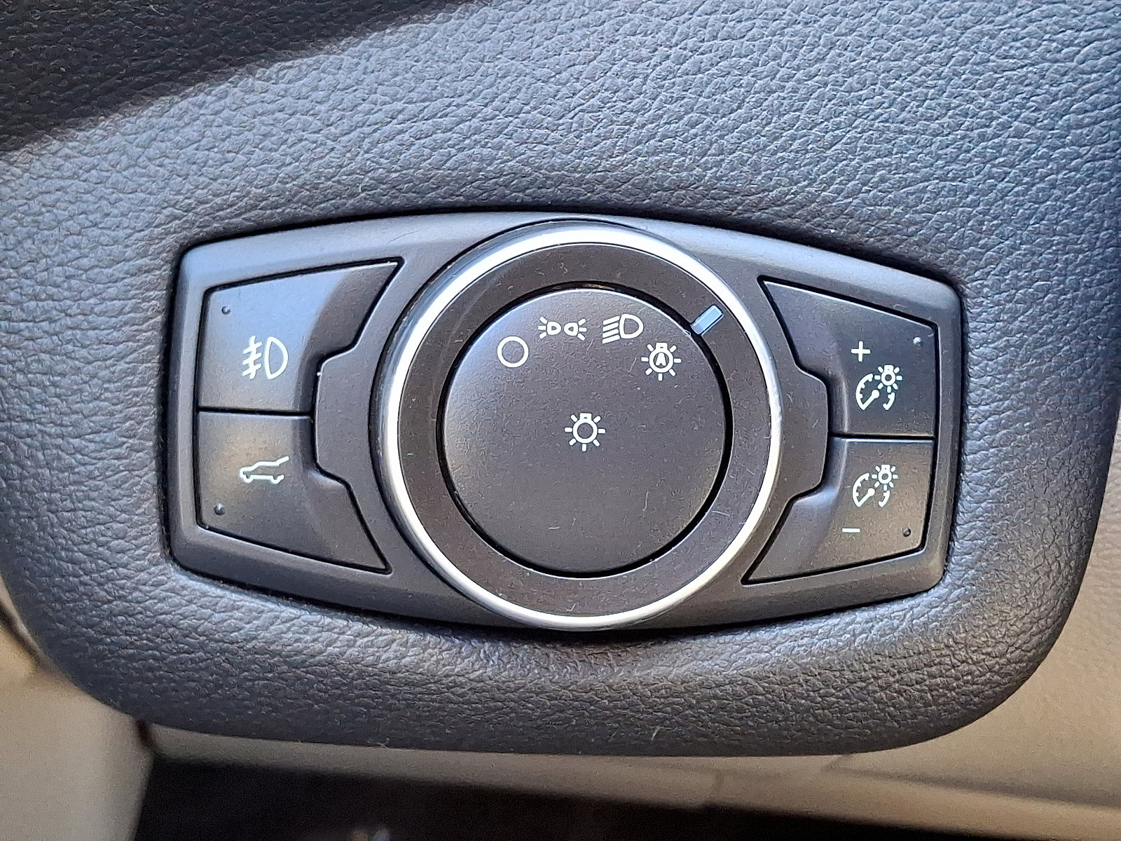 Used 2018 Ford Escape SEL image 27