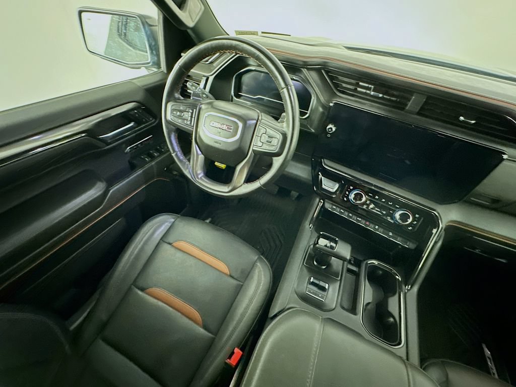 Used 2024 GMC Sierra 1500 AT4 w/ Technology Package AWD/4WD image 9