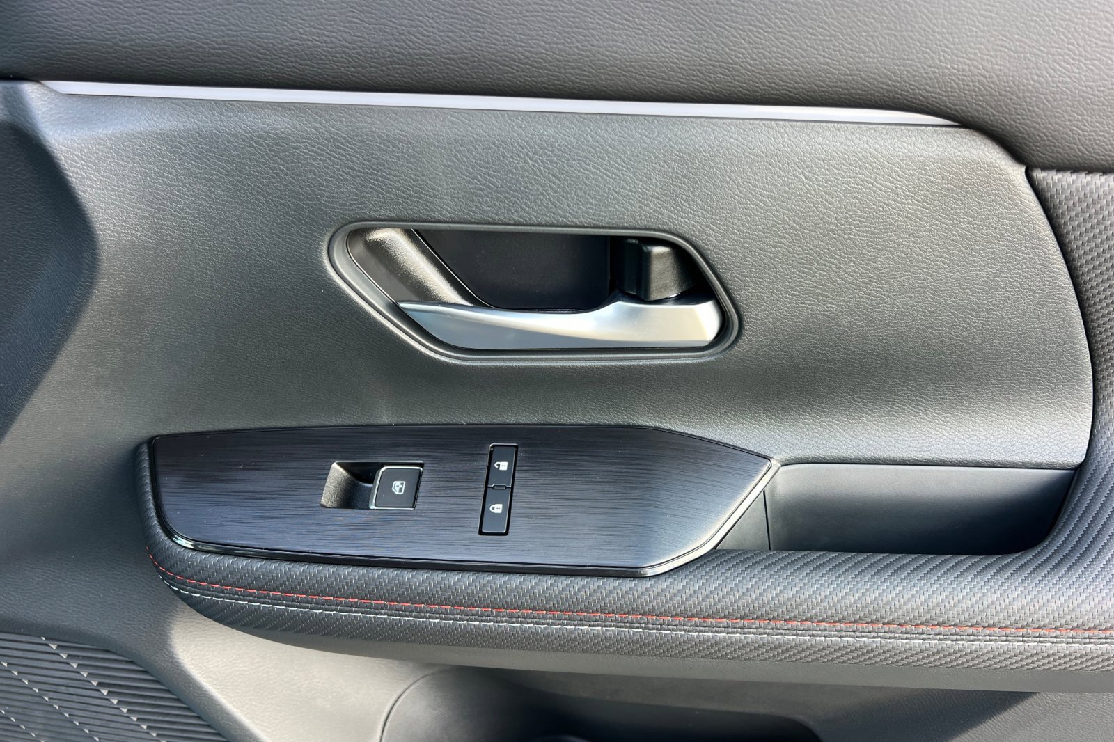 New 2026 Nissan Kicks SR w/ Cold Weather Package image 21
