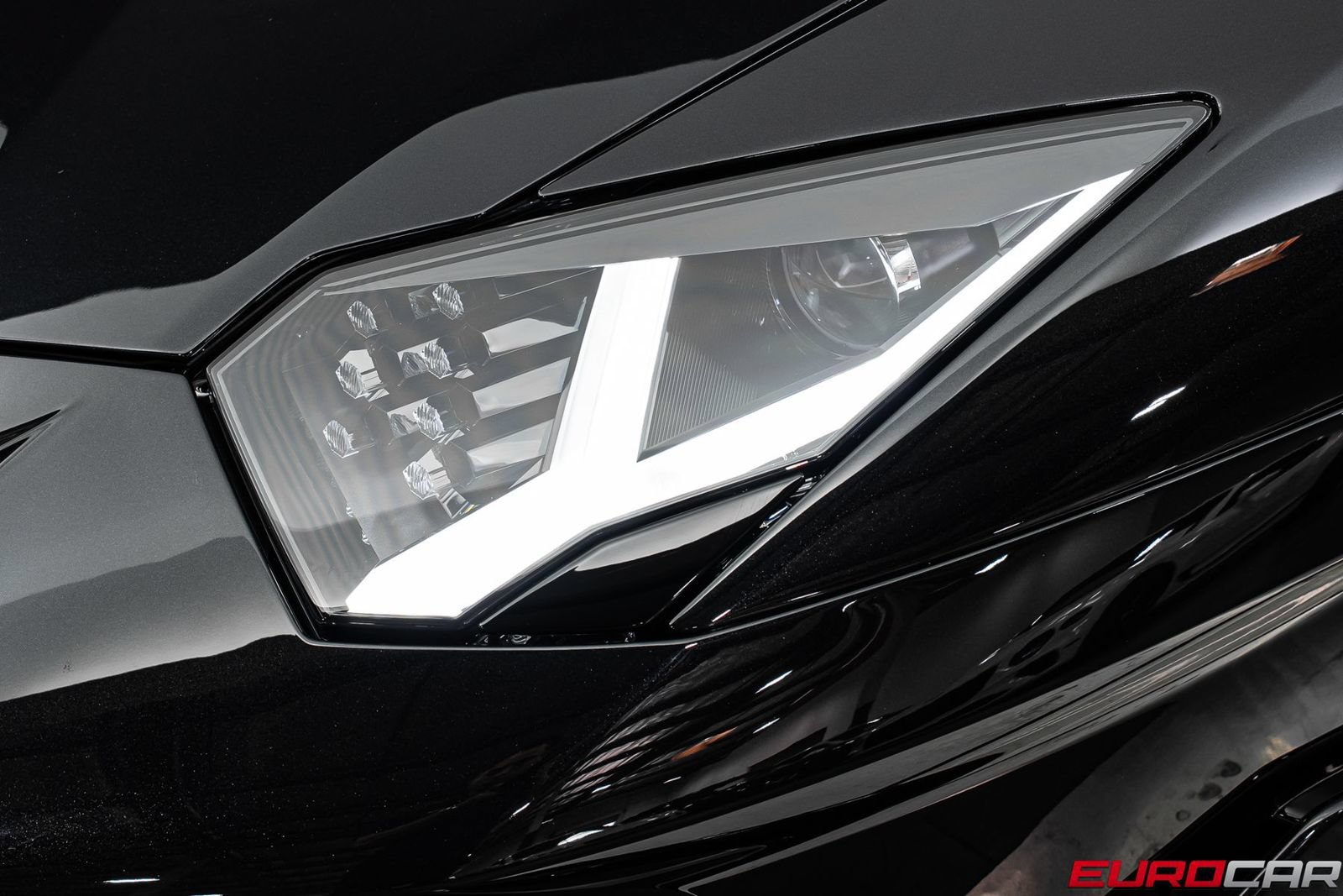 Used 2021 Lamborghini Aventador SVJ AWD/4WD image 15