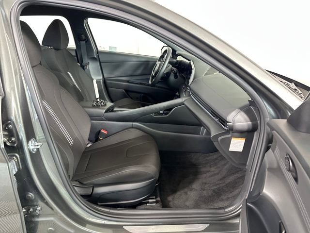 Certified 2025 Hyundai Elantra SEL image 59