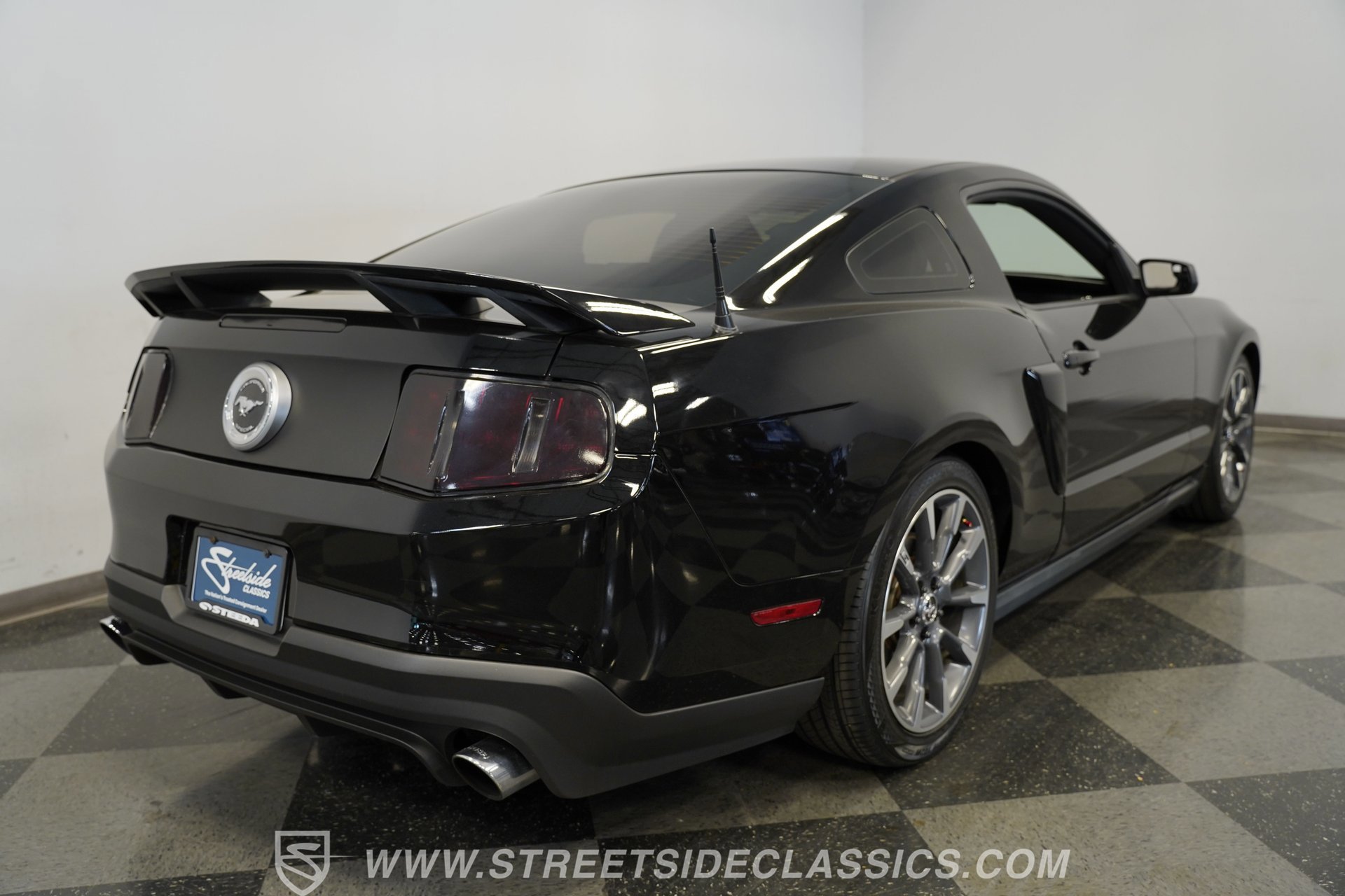 Used 2012 Ford Mustang GT Premium image 12