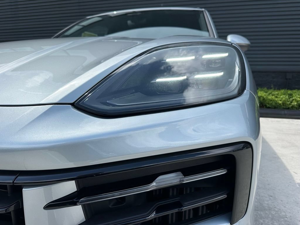 Used 2026 Porsche Cayenne E-Hybrid AWD/4WD image 9