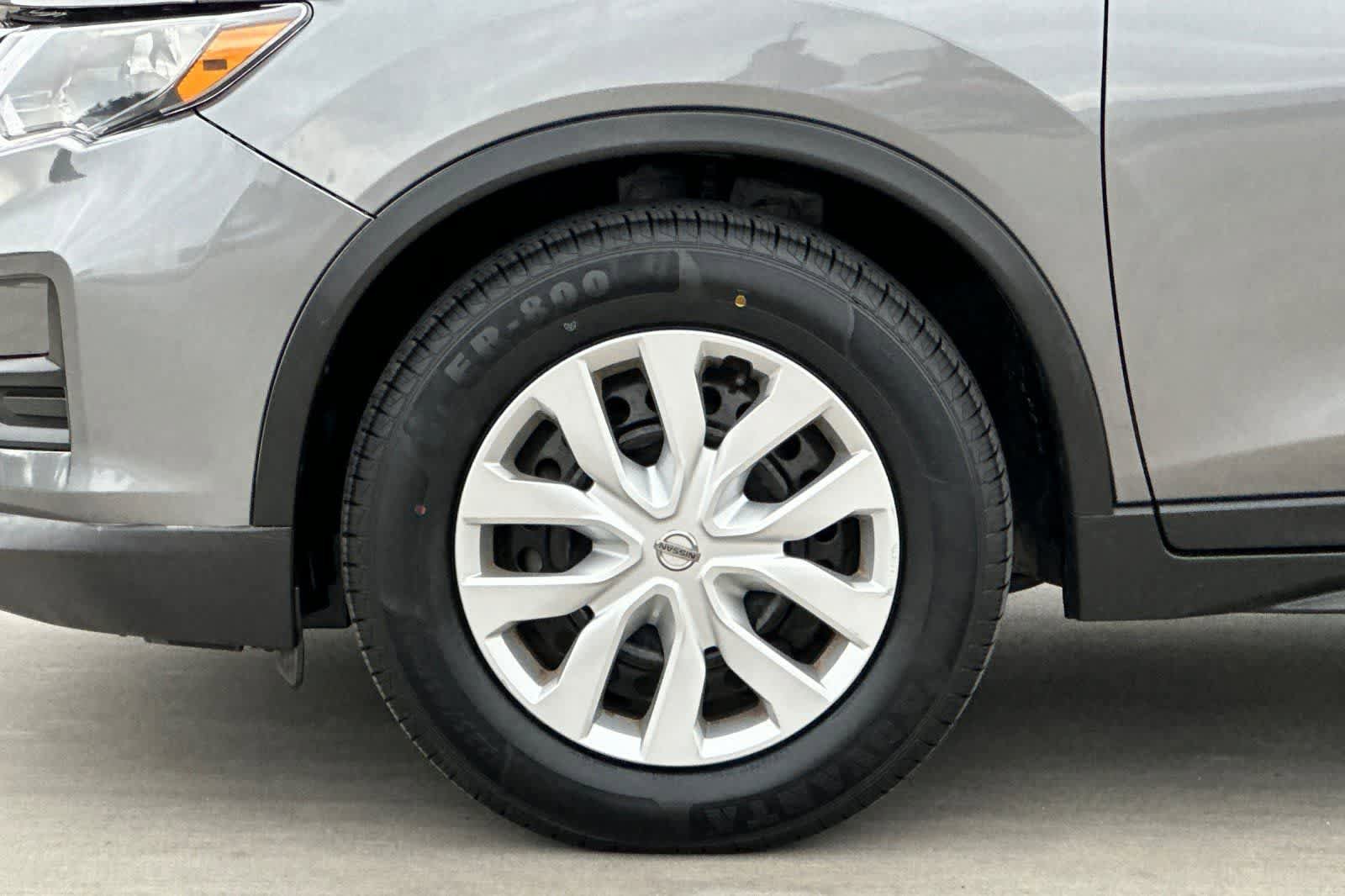 Used 2017 Nissan Rogue S FWD image 33
