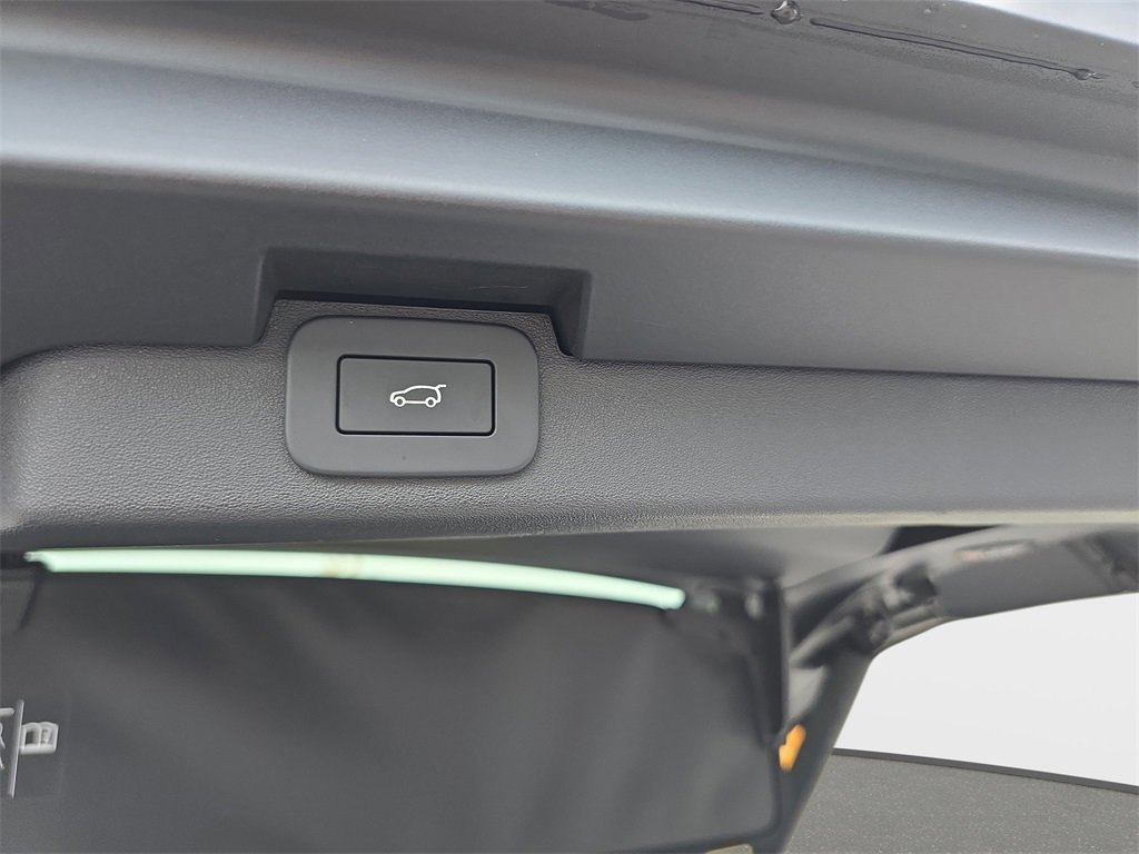 New 2025 Land Rover Discovery Dynamic SE image 14