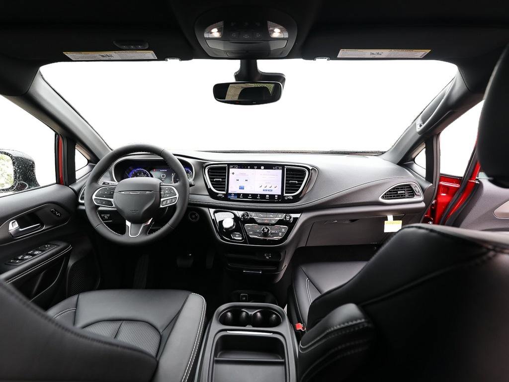 New 2027 Chrysler Pacifica Select AWD/4WD image 22