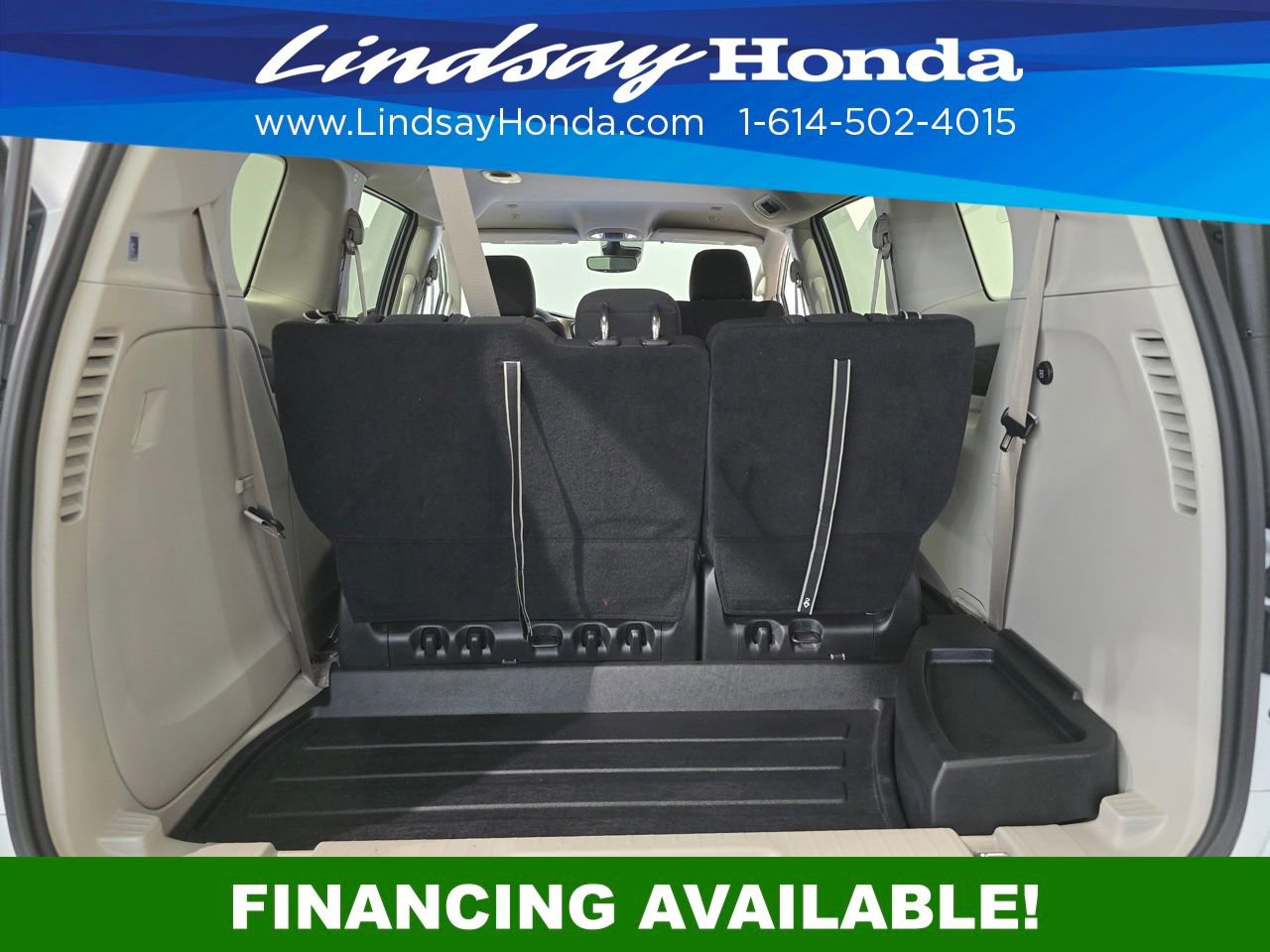 Used 2022 Chrysler Voyager LX image 7