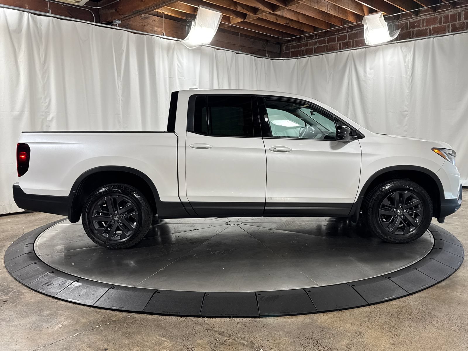 Used 2024 Honda Ridgeline Sport image 6