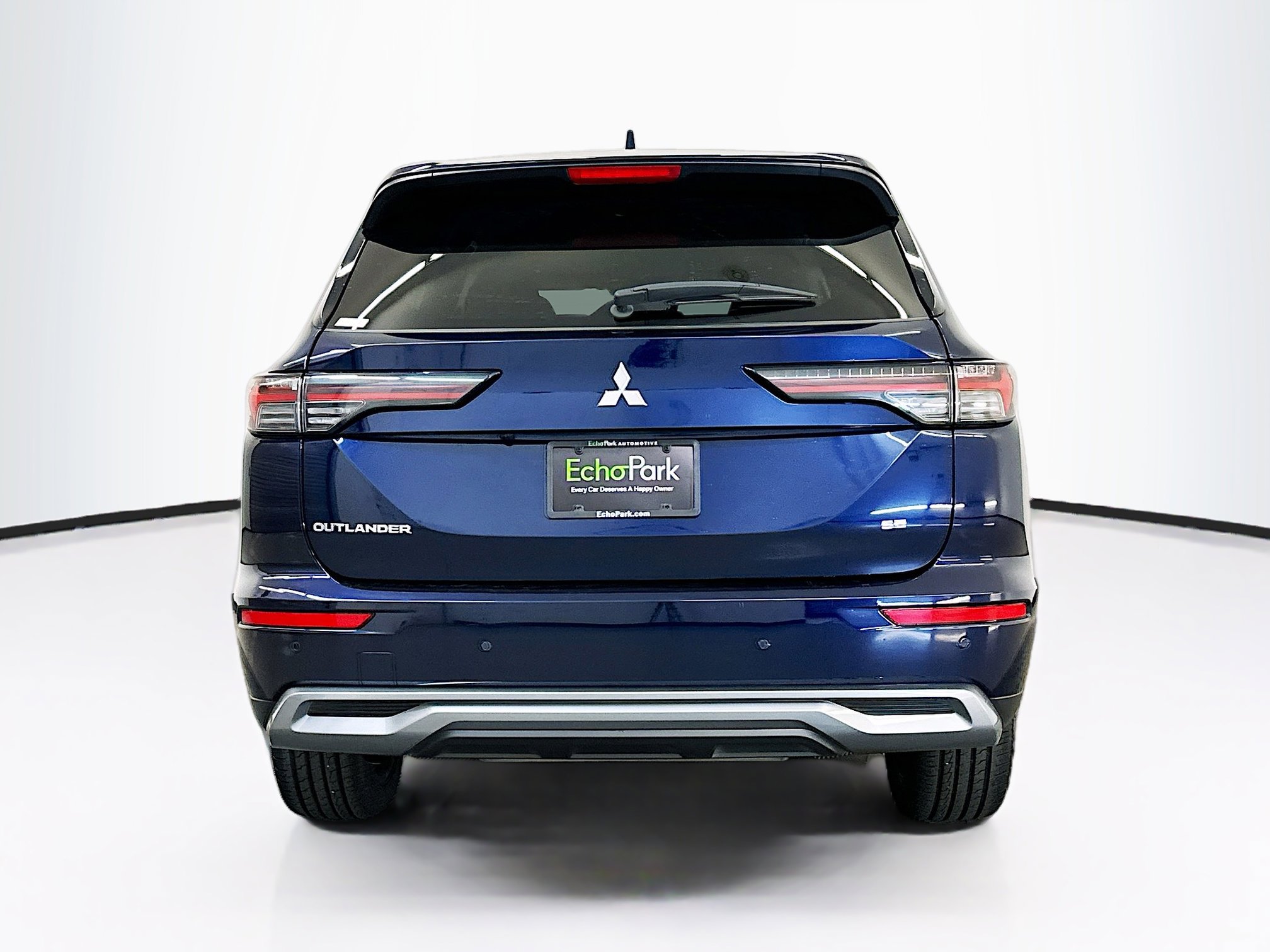 Used 2025 Mitsubishi Outlander SE image 7